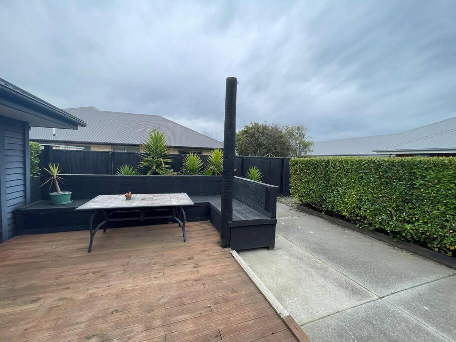 Spacious 4 Bed Family Home Christchurch Eksteriør billede