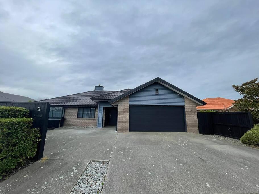 Spacious 4 Bed Family Home Christchurch Eksteriør billede