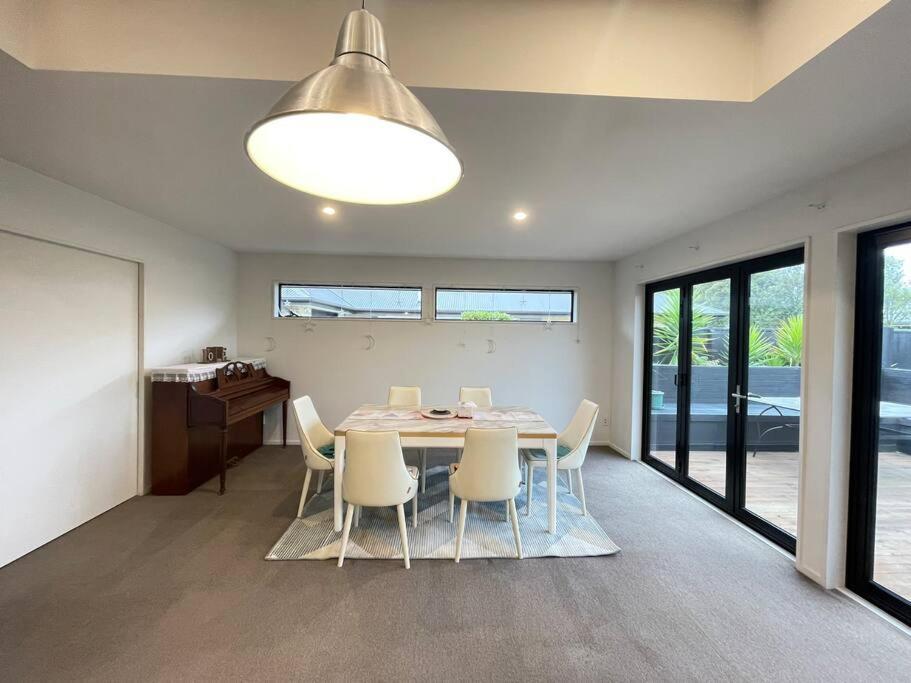 Spacious 4 Bed Family Home Christchurch Eksteriør billede