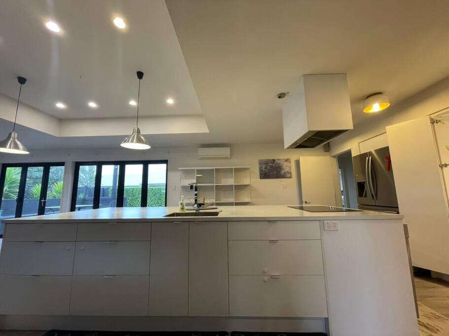 Spacious 4 Bed Family Home Christchurch Eksteriør billede