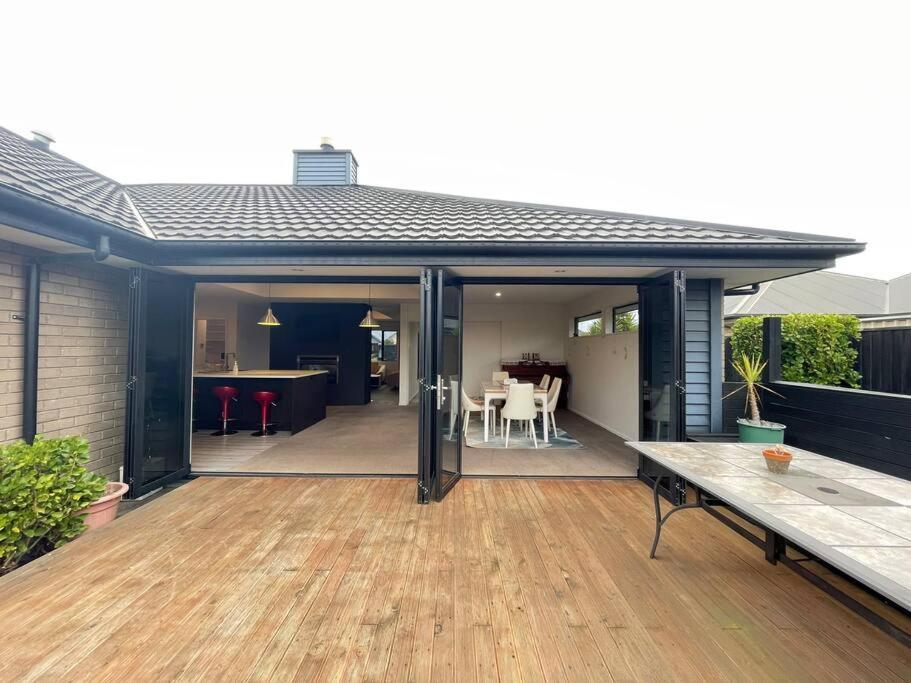 Spacious 4 Bed Family Home Christchurch Eksteriør billede